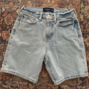 Abercrombie & fitch men’s loose fit Denim Shorts